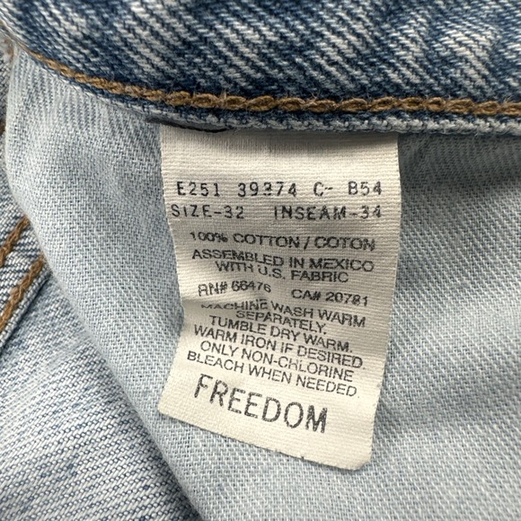 Vintage 90s Tommy Hilfiger Freedom Jeans Men 32x34 (32x30) Blue Light Wash Denim - Picture 5 of 16